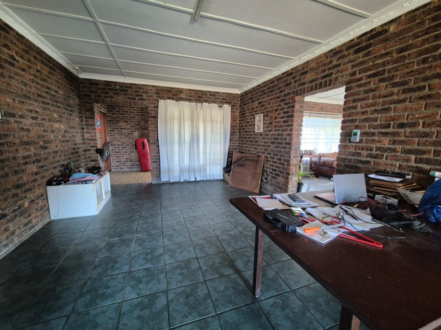2 Bedroom Property for Sale in Oranjeville Free State